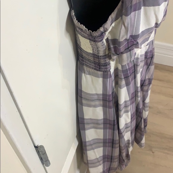 Old Navy plaid smocked dress in purple and white L - Picture 3 of 10